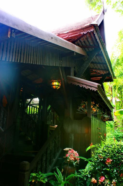 Club One Seven Gaymen Chiang Mai Hotell Exteriör bild
