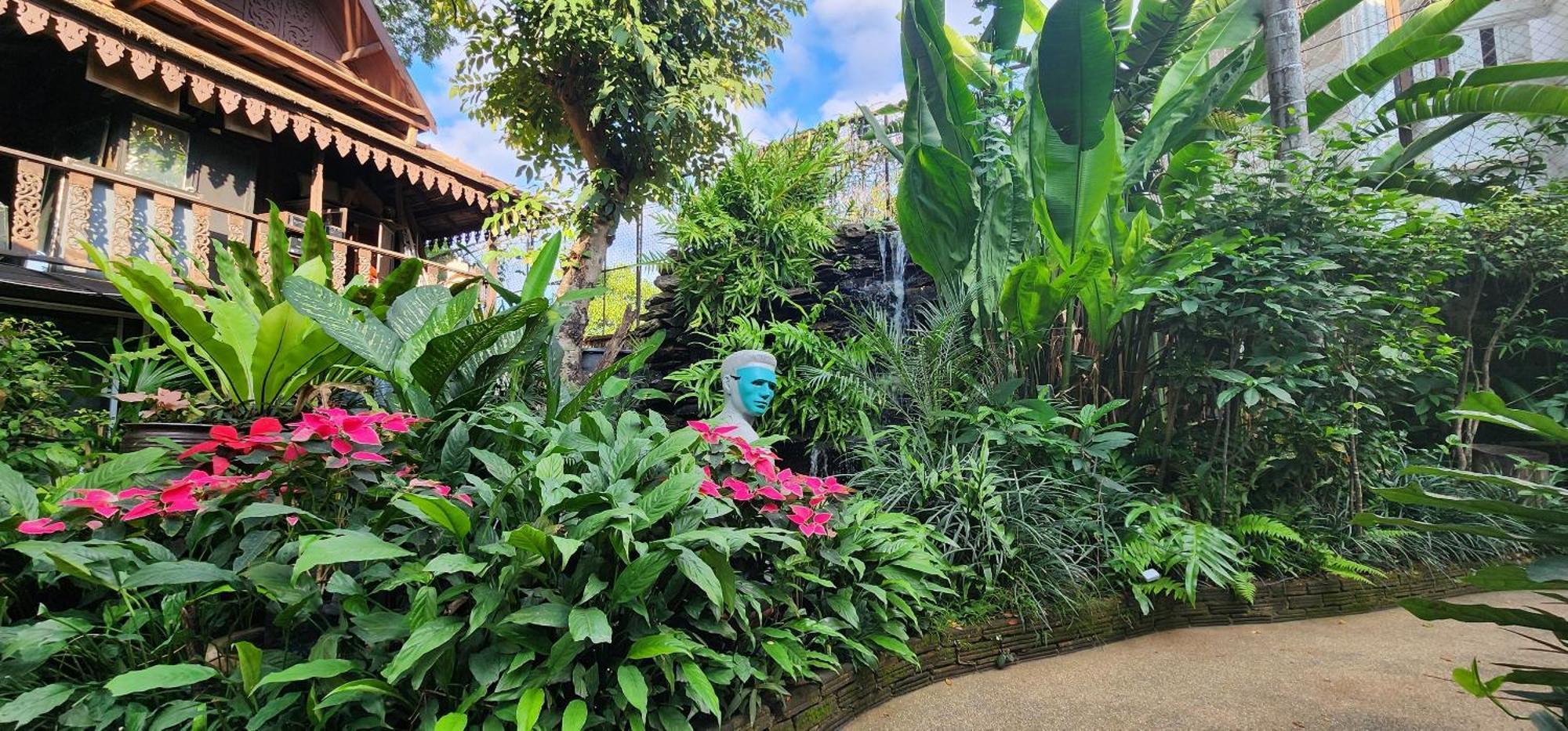 Club One Seven Gaymen Chiang Mai Hotell Exteriör bild
