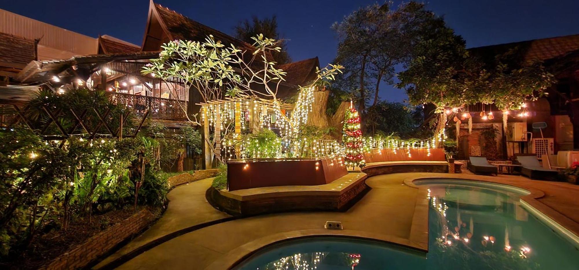 Club One Seven Gaymen Chiang Mai Hotell Exteriör bild