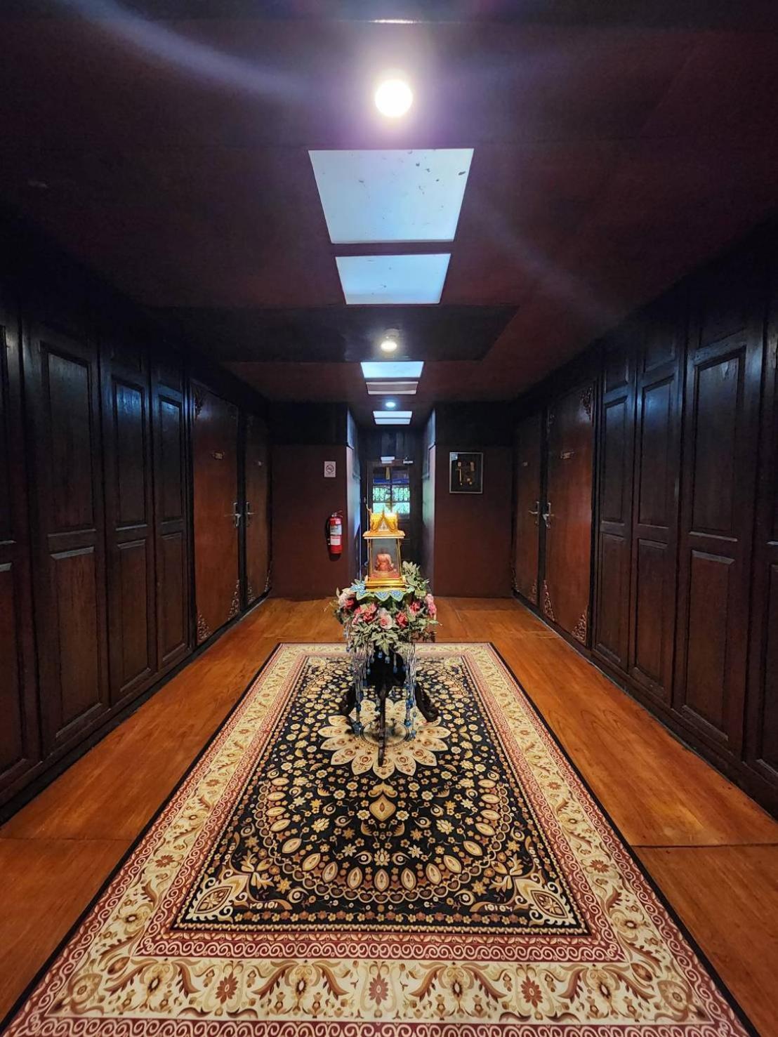 Club One Seven Gaymen Chiang Mai Hotell Exteriör bild