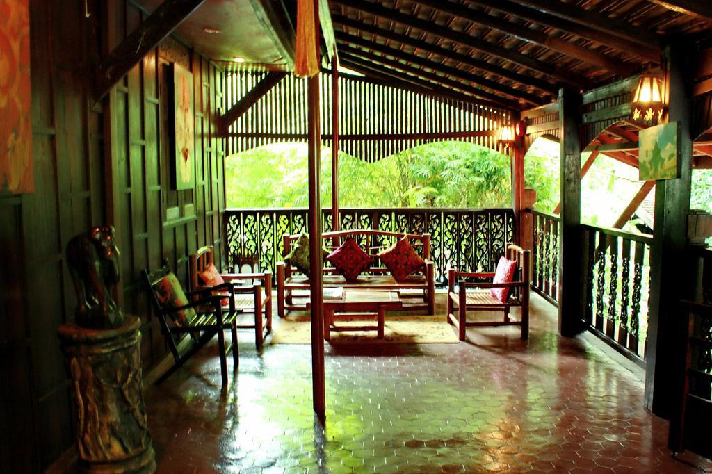 Club One Seven Gaymen Chiang Mai Hotell Exteriör bild
