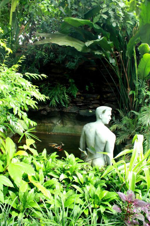 Club One Seven Gaymen Chiang Mai Hotell Exteriör bild