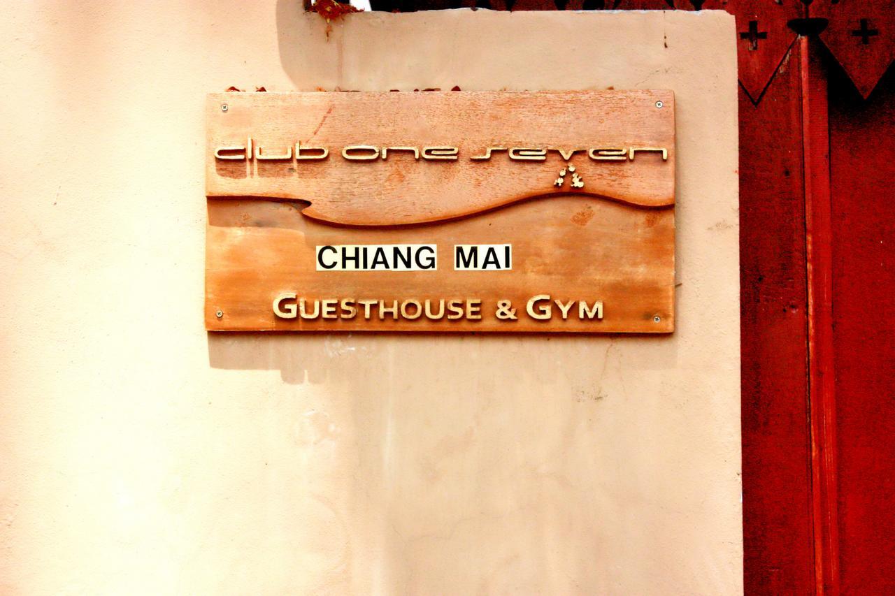 Club One Seven Gaymen Chiang Mai Hotell Exteriör bild