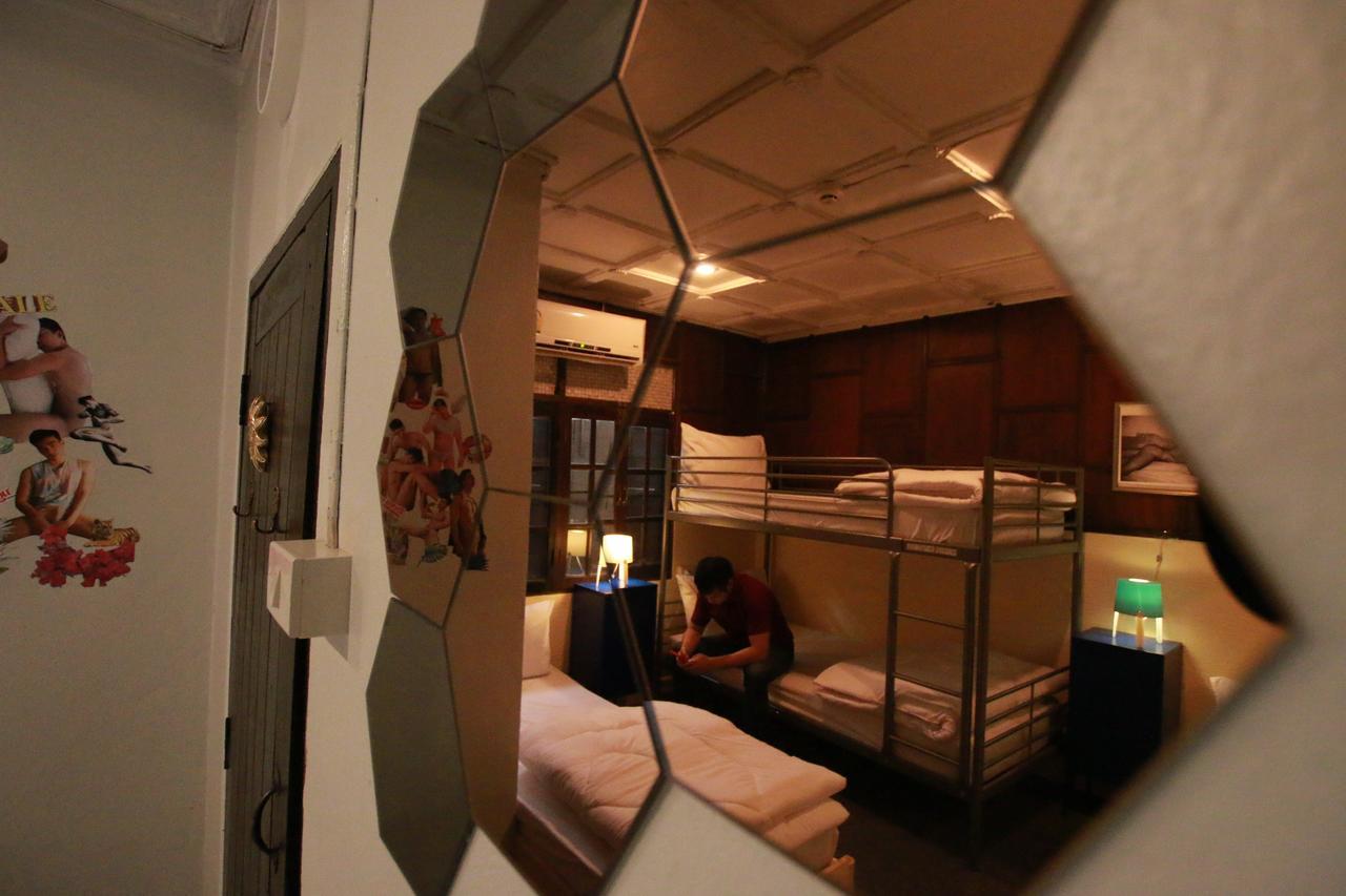 Club One Seven Gaymen Chiang Mai Hotell Exteriör bild
